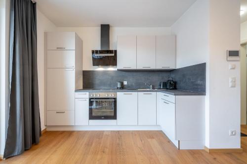 Konyha, Modernes Studio mit sonniger Dachterrasse in Telfs