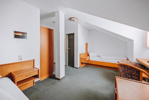 2 twin beds