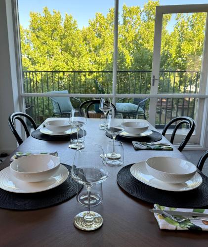 設施, Treetops in Toorak 2br midcentury entire apartment in 圖拉克
