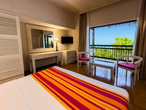 Classic Ocean View Room with USD 50 Spa Credit Per Person | 10% Off on Excursions | FREE One Hour Sunset Photo Cruise for Minimum 3 Night Stays image 4