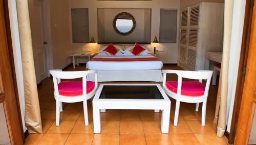 Classic Beach View Room with USD 50 Spa Credit Per Person | 10% Off on Excursions | FREE One Hour Sunset Photo Cruise for Minimum 3 Night Stays image 8