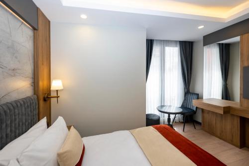 Double Room image 10