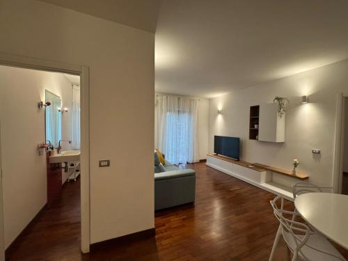 Papa's Apartment - A new flat in Portuense, Roma (foto 4)