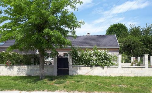 Cosy 2 persons guesthouse with free wifi and parking chez Mostarlić B&B gîte à louer Bois de Ville