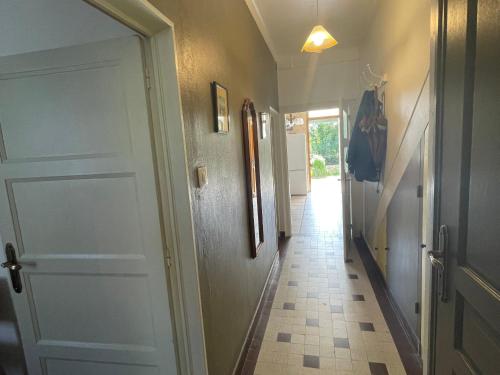 Charmante fermette avec jardin clos près du lac d'Eguzon - FR-1-591-623 (Charmante fermette avec jardin clos pres du lac d'Eguzon - FR-1-591-623) in بويس