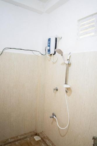 Deluxe Single Room with Balcony image 2