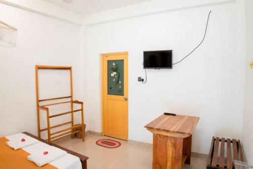 Deluxe Double Room image 2