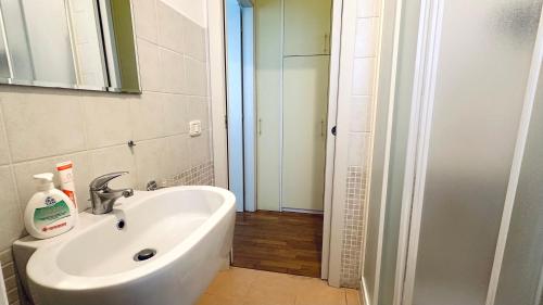 SE128 - Senigallia, bilocale a 100 mt dal mare, con posto auto