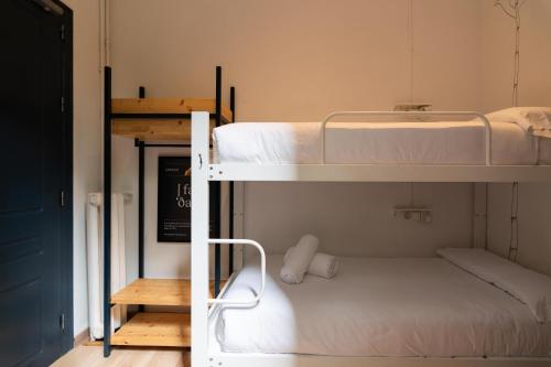 Rodamon Barcelona Hostel - image 12