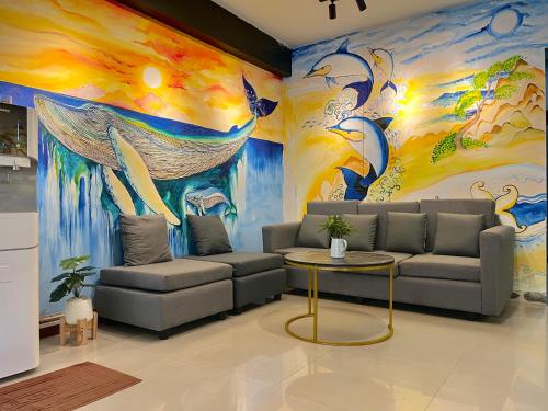 Shared lounge/TV area, The Atnal Lanta - Budget and Eco Friendly Hotel  in Saladan