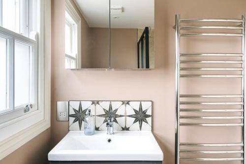 Private Comfortable Loft Apt in Superb Period Home, Londyn (zdjęcie 9)