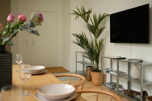 Modern Design 75sq Apartment in Berlin Mitte - image 9