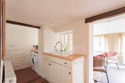Udvendig, Crow Cottage by Bloom Stays in Badlesmere
