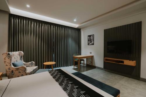 Spacious Superior Room image 6