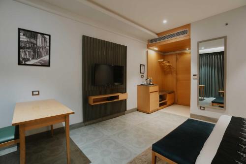 Spacious Superior Room image 3