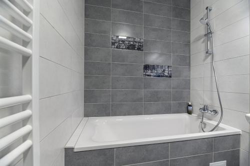 KOA - THE BOX KOA - THE BOX