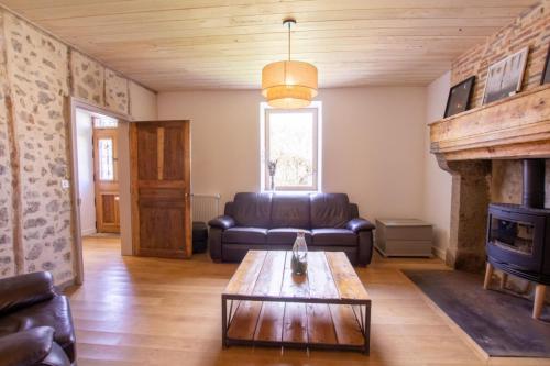 Gite des puymerail pour 6 gîte à louer Le Verger