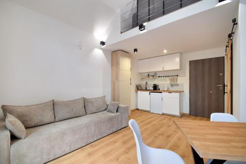 2 twin beds, 1 sofa bed