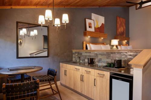 Red Cliffs Lodge - image 11
