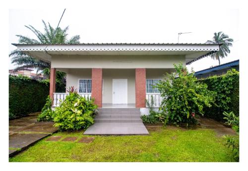 Сад, Villa Trinidad in Bonabéri