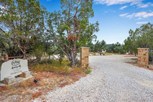 Harrods Hill Country Hideaway - The Bluebonnet in Dripping Springs, USA