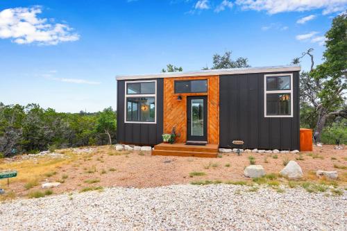Harrods Hill Country Hideaway - The Bluebonnet in Dripping Springs, USA