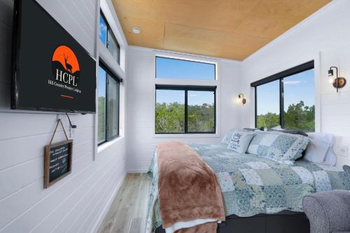 Harrods Hill Country Hideaway - The Bluebonnet in Dripping Springs, USA