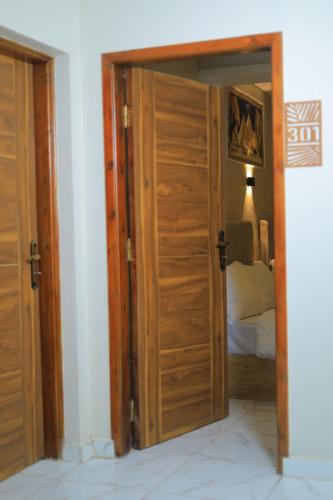 pyramids solar boat inn