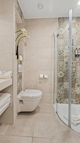 Triple Room with City View image 1