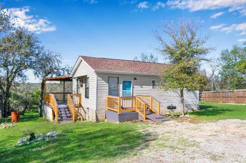 Rustic Hill Country Cottage in San Marcos, USA