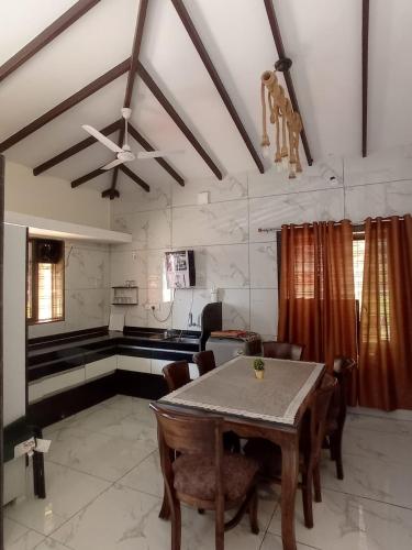 Malhar Villa