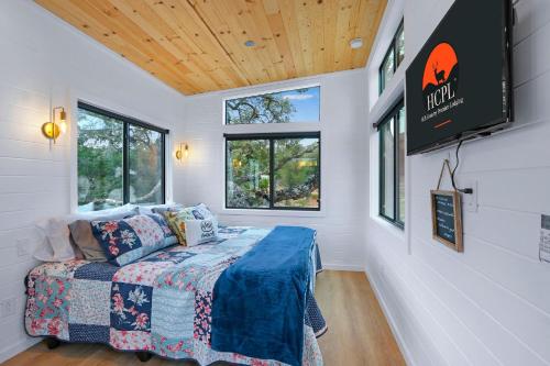 Harrods Hill Country Hideaway - The Longhorn in Dripping Springs, USA