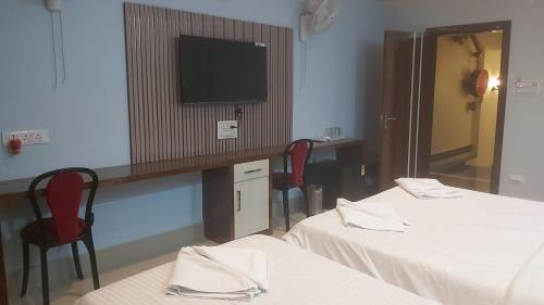 Hotel Hangout in Raghunathganj-II