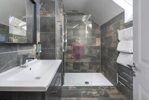 Grand Apartment Windermere - image 4