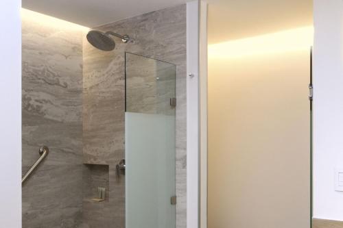 King Suite image 3