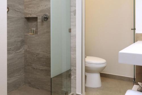 King Suite image 4