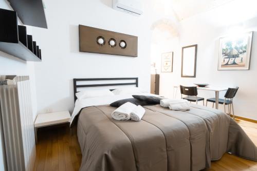 Roka Apartment