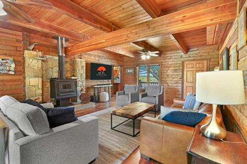 Cousins River Retreat in San Marcos