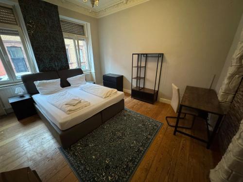 4 bedrooms, 5 beds