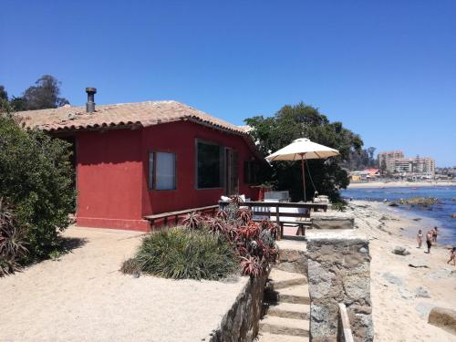 Casa Colonial primera linea frente al mar in Algarrobo