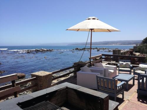 Casa Colonial primera linea frente al mar in Algarrobo