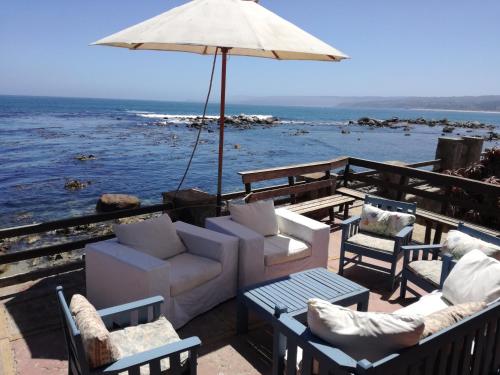 Casa Colonial primera linea frente al mar in Algarrobo