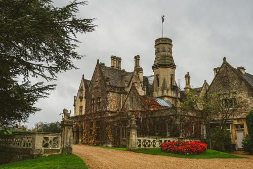 Manor by the Lake - image 3