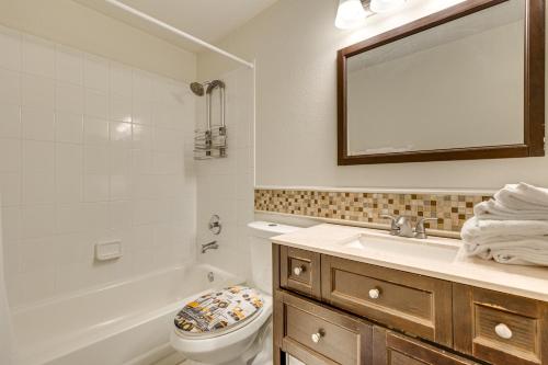 Family Home in Orlando Suburbs about 12 Mi to Dtwn! Family Home in Orlando Suburbs about 12 Mi to Dtwn!