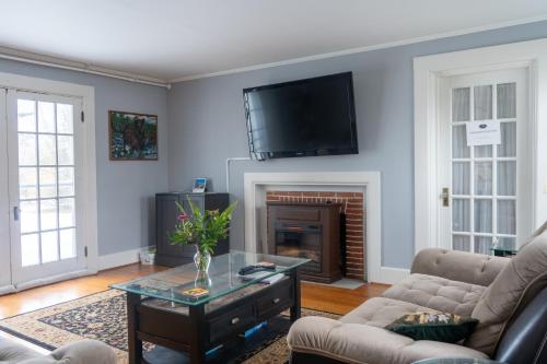 The White Gables Inn - image 11