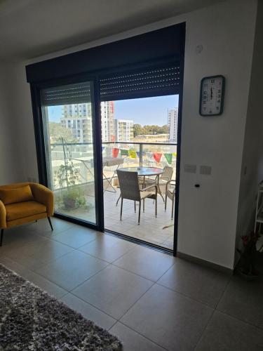 בית בפארק ,אור יהודה in Priemiestis/oro uostas