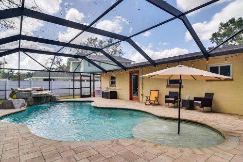 Pool & Patio Paradise! Largo Escape 4 Mi to Beach
