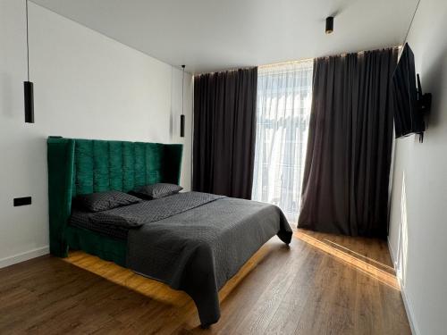 Crystal & Parkland Crystal & Parkland