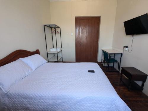 Double Room with Shared Bathroom image 10