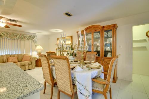 St Petersburg Home with Tropical Yard and Pool! - image 11